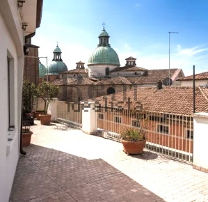 Foto Attico in piazza duomo 1, Treviso Duomo di 138 m² con 4 locali