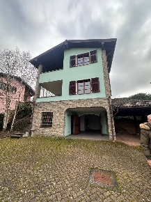 Foto Villa unifamiliare Gavi di 200 m² con 9 locali in vendita