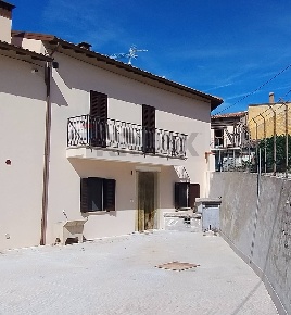 Foto Case semi ndipendenti in Via San Carlo Snc, L'Aquila Roio di 140 m²