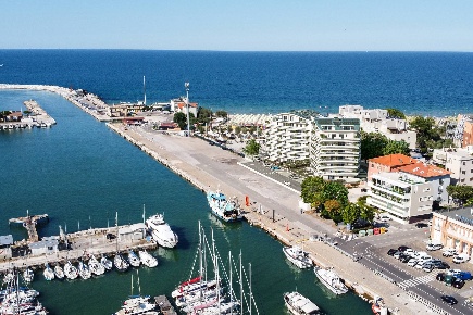 Foto Appartamento in Via Calata Duilio 52, Pesaro Porto di 61 m² in vendita