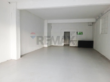 Foto Negozio in Via Marconi 19, Porto Recanati Centro di 170 m² in vendita