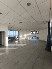 Foto Locale commerciale Modena San Lazzaro di 125 m² con 2 locali