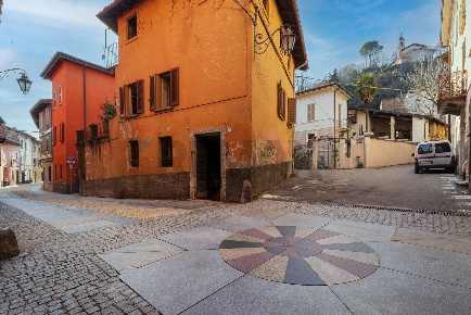 Foto Case semi ndipendenti in VIA MARCONI 65, Besano di 300 m² in vendita