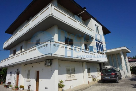 Foto Appartamento in riomoro, Colonnella di 178 m² con 5 locali in vendita