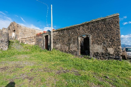 Foto Rustico in via Dei Savochelli snc, Mascali di 350 m² con 5 locali