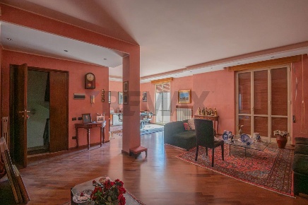 Foto Casa indipendente in Via Cialdini 59, Pachino Centro di 305 m²