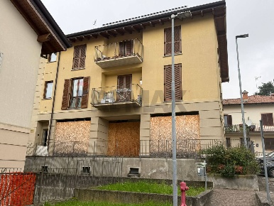 Foto Ufficio in Via Volta, Bulciago Centro di 75 m² con 3 locali in vendita