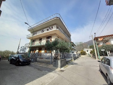 Foto Appartamento in sirignano, Sirignano di 180 m² con 4 locali in vendita