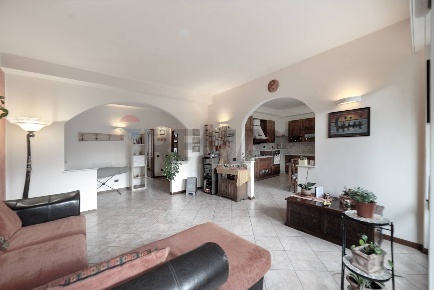 Foto Appartamento in Via Montecuccoli 4, Missaglia Centro di 112 m²