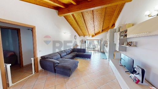 Foto Appartamento in Via Mario Luponi 6, Zerbolò Centro di 98 m² in vendita
