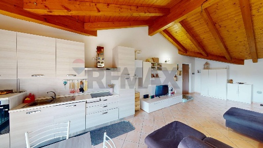 Foto Appartamento in Via Mario Luponi 6, Zerbolò Centro di 98 m² in vendita
