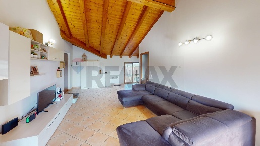 Foto Appartamento in Via Mario Luponi 6, Zerbolò Centro di 98 m² in vendita