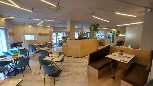 Foto Attività commerciale a Modena Centro Storico di 200 m² con 4 locali