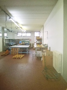 Foto Locale commerciale a San Giovanni Valdarno di 213 m² con 2 locali