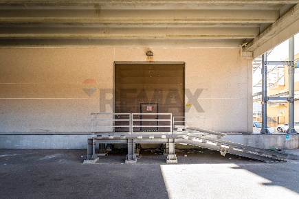 Foto Locale commerciale in Via Ugo La Malfa 6, Palermo Cardillo di 1300 m²