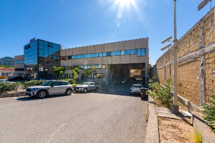 Foto Locale commerciale in Via Ugo La Malfa 6, Palermo Cardillo di 1300 m²