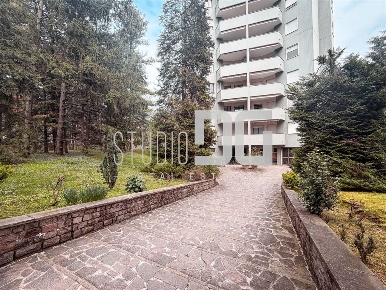 Foto Ufficio in via Alessandro Manzoni, Saronno di 60 m² con 2 locali