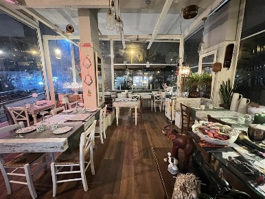 Foto Ristorante in viale della Repubblica, Bari Carrassi di 40 m²