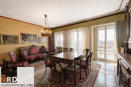 Foto Appartamento in VIA mori, Mantova Centro di 140 m² con 4 locali