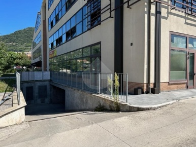 Foto Box in Via Don Giuseppe Diana, Gubbio Centro di 30 m² con 1 locali