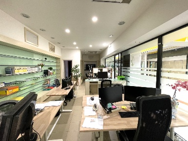 Foto Negozio a Medicina Medicina Buda di 60 m² con 1 locali in vendita