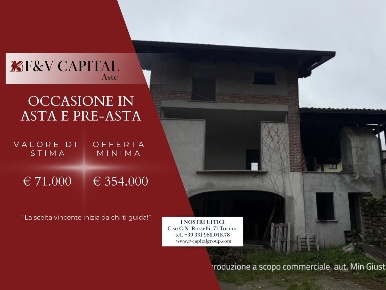 Foto Villa unifamiliare in Via Vietta, Salassa di 230 m² con 5 locali
