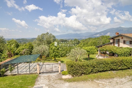 Foto Appartamento in Via Aldo Moro, Ello di 103 m² con 3 locali in affitto