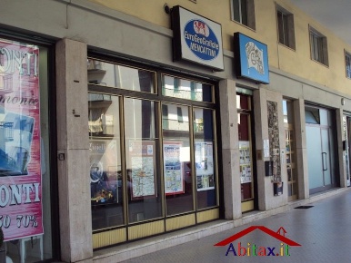 Foto Ufficio in VIA PO, Arezzo Saione di 115 m² con 6 locali in affitto