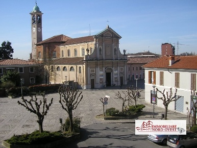 Foto Appartamento in Via IV Novembre, Bareggio di 110 m² con 4 locali