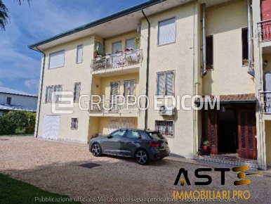 Foto Appartamento in Via E. Duse, Campagna Lupia Lughetto di 106 m²