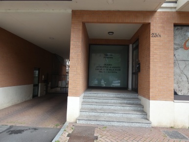 Foto Locale commerciale in strada carignano, Moncalieri di 62 m² in vendita