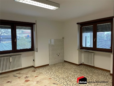 Foto Ufficio in via boldrini, Thiene Centro di 130 m² con 5 locali