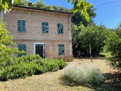 Foto Case semi ndipendenti in via Galzano 9, Incisa Scapaccino di 143 m²