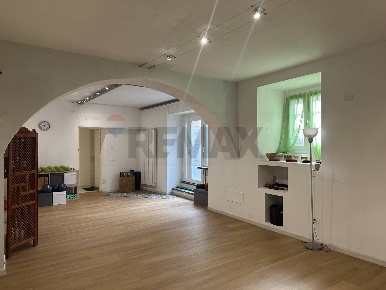 Foto Negozio in Via Giovanni Amendola 1, Varese Masnago di 83 m² in affitto