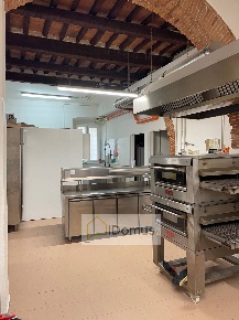 Foto Attività commerciale a Pisa di 120 m² con 4 locali in vendita