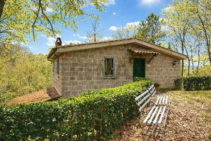 Foto Rustico a Melizzano di 180 m² con 7 locali in vendita