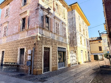 Foto Locale commerciale in Via 23 Aprile 10, Sassuolo Centro di 89 m²