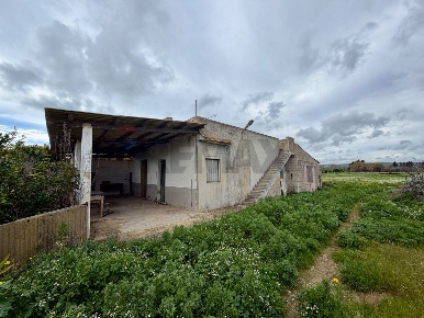 Foto Villa unifamiliare in Via Chiasuzza, Ispica di 129 m² con 6 locali