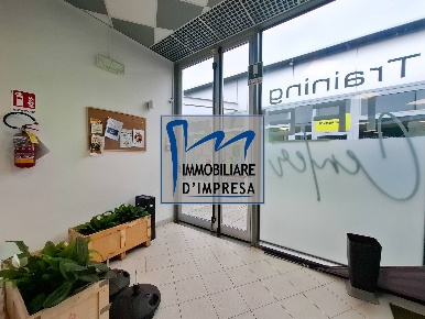 Foto Locale commerciale in Via Emilia Est, Parma San Prospero di 350 m²