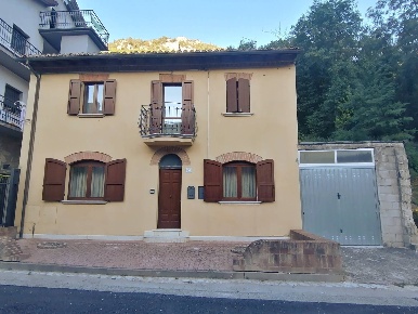 Foto Casa indipendente in Fr. Camponocecchio, Genga Camponocecchio