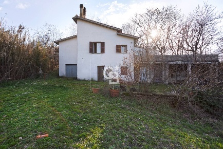 Foto Villa unifamiliare in Strada Felcete, Viterbo di 105 m² con 4 locali