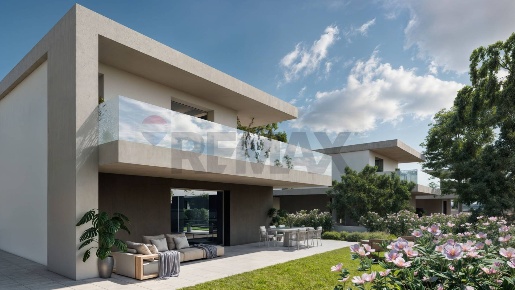 Foto Villa unifamiliare a Peschiera del Garda Centro di 283 m² con 5 locali