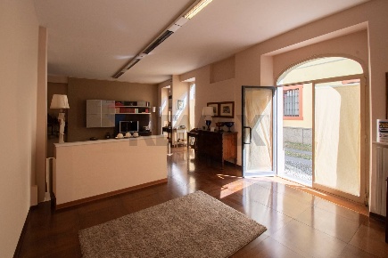 Foto Locale commerciale in Via Campo 32, Iseo Centro di 66 m² con 1 locali