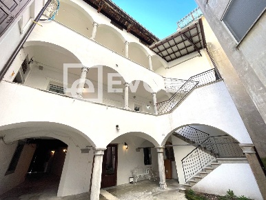 Foto Appartamento in Via Cesare Battisti, Udine Centro Storico di 111 m²