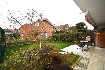 Foto Appartamento in Via Setti Carraro 15, Bernareggio di 80 m² in vendita