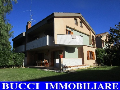 Foto Villa a schiera in Via Collina 41, Città Sant'Angelo San Martino Bassa