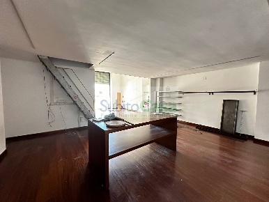 Foto Locale commerciale in Piazza Marconi, Chieti Chieti Scalo di 100 m²