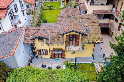 Foto Casa indipendente a Mesenzana di 150 m² con 6 locali in vendita