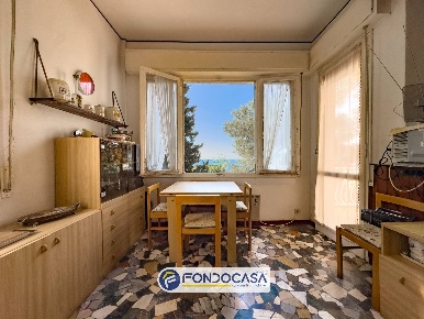 Foto Villa unifamiliare in Viale Olanda, Andora Marina Di Andora di 100 m²