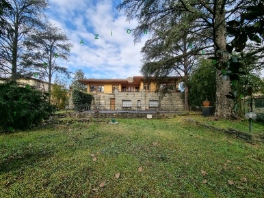 Foto Villa unifamiliare in VIA GARIBALDI 1, Vicchio Centro di 400 m²